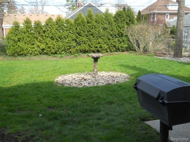 1348 Harvard Road Grosse Pointe, MI 48230 - Photo 22 of 23 1348 harvard 112 (Small).jpg