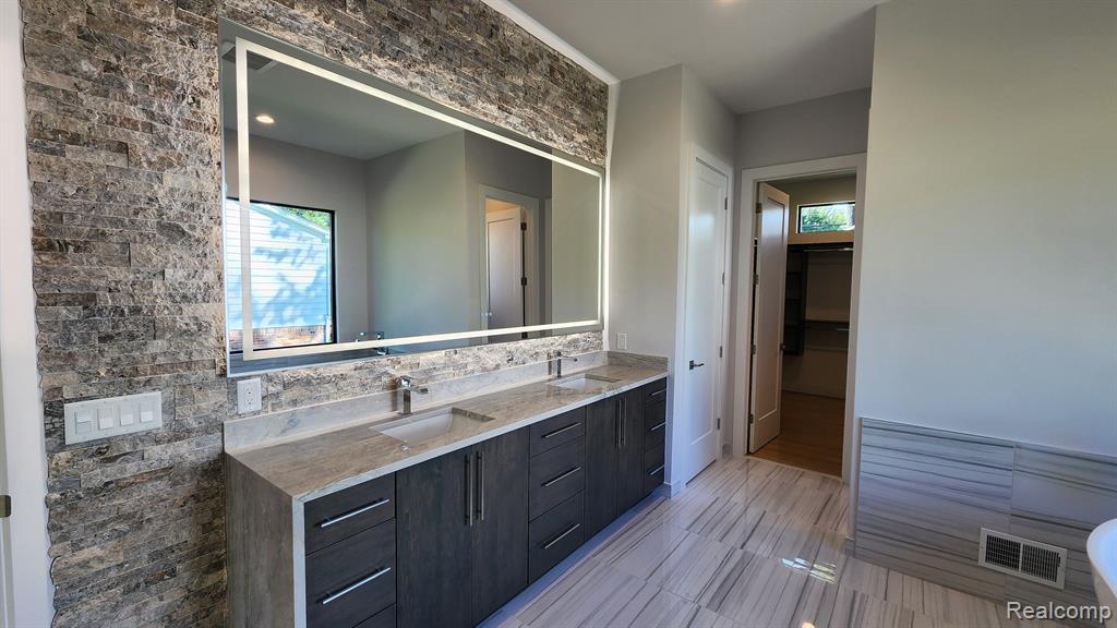 4776 Walnut Lake Road Bloomfield Hills, MI 48301 - Photo 38 of 86