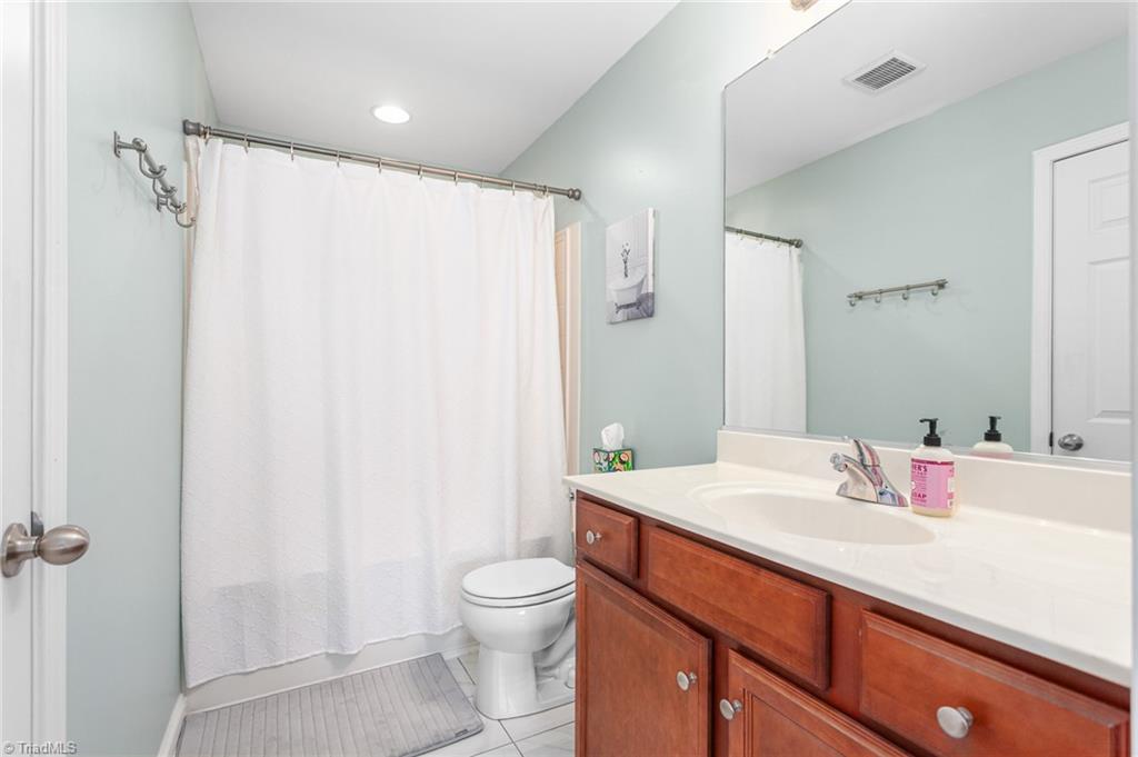 3779 Shadow Ridge Drive High Point, NC 27265 - Photo 15 of 20 Ensuite primary bathroom