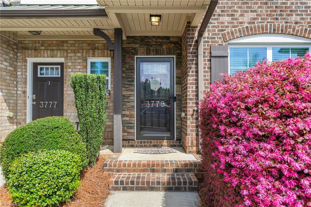 3779 Shadow Ridge Drive High Point, NC 27265 - Photo 2 of 20