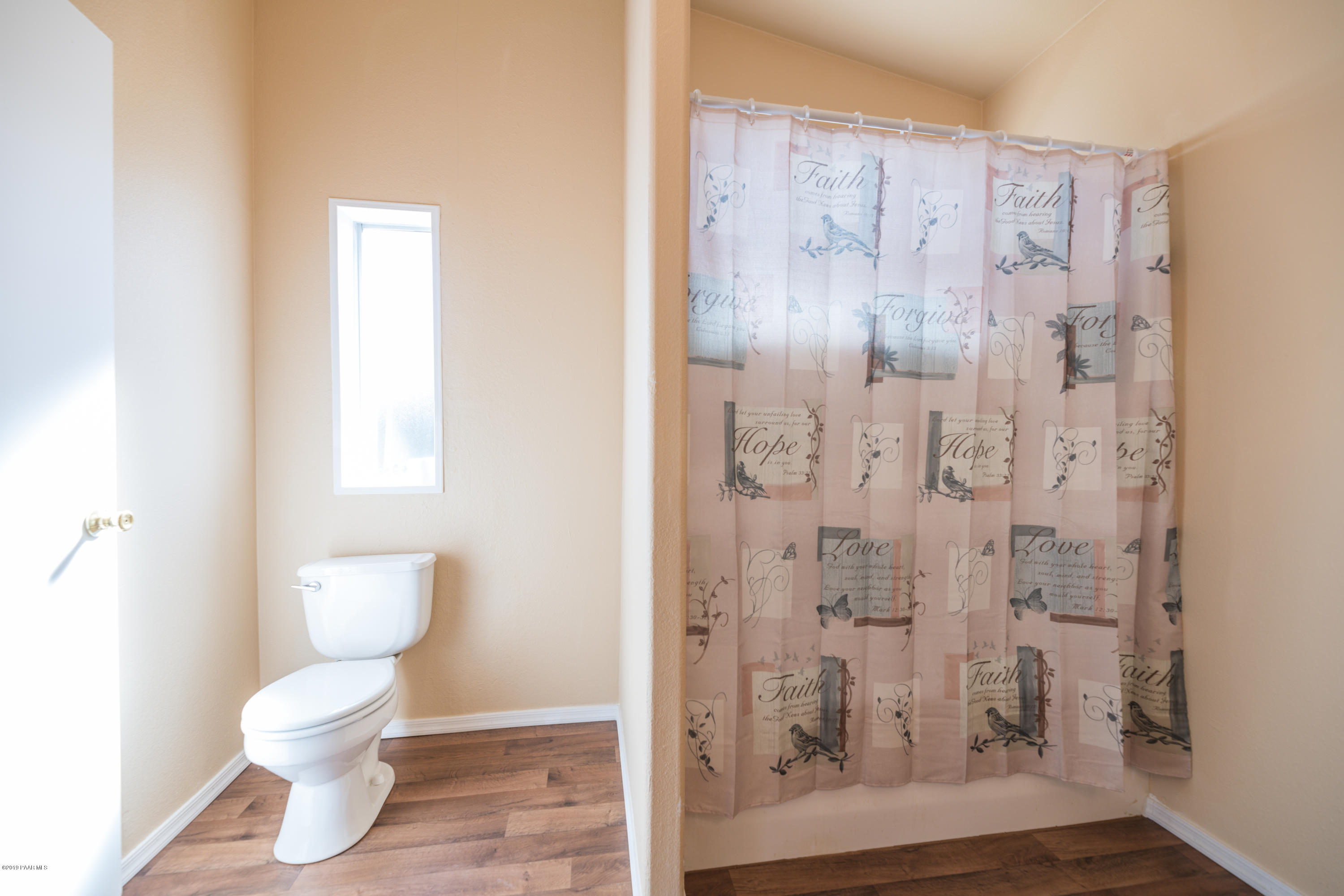 680 North Ambassador Road Dewey, AZ 86327 - Photo 15 of 46 Master Bath