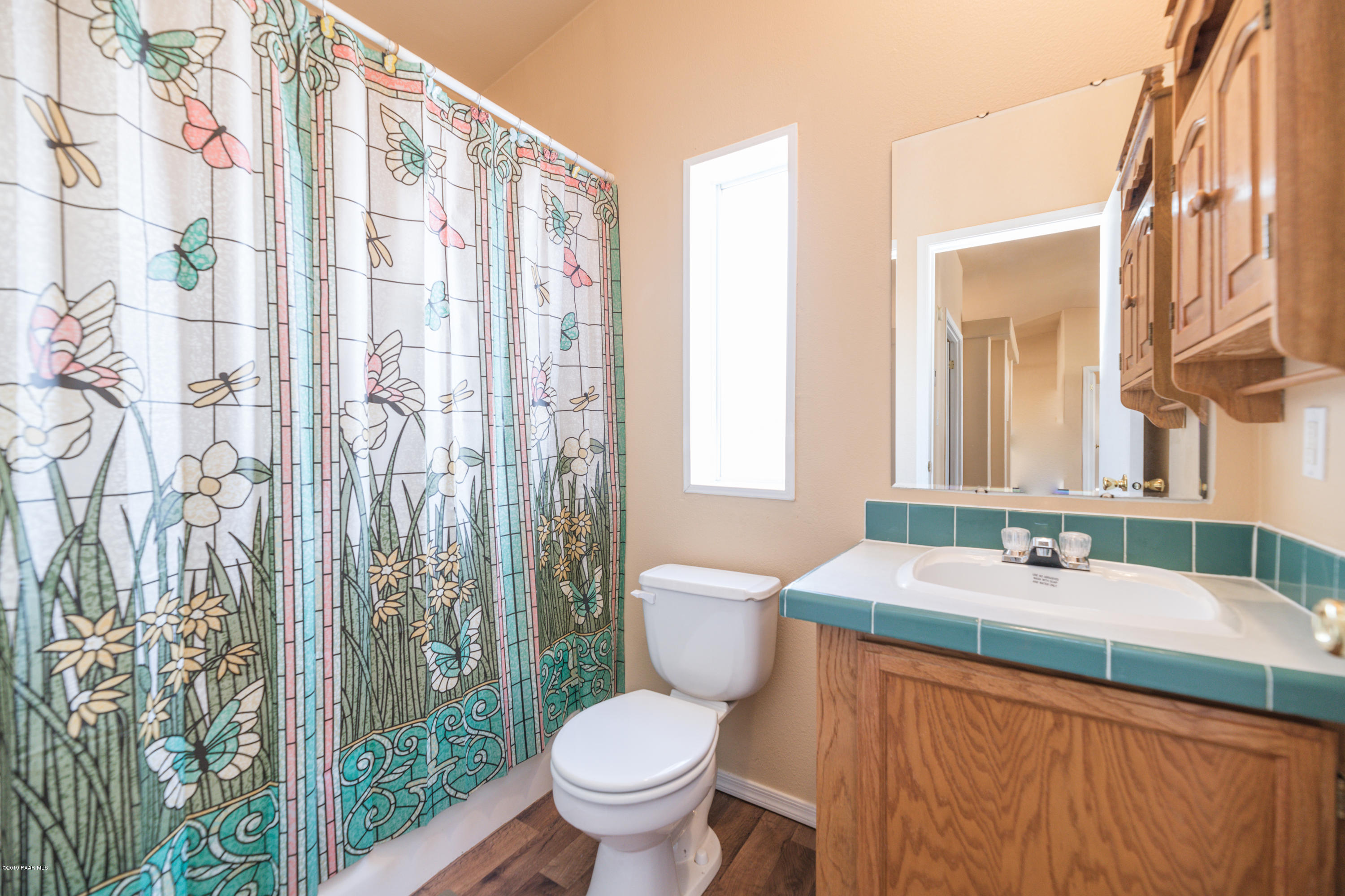 680 North Ambassador Road Dewey, AZ 86327 - Photo 20 of 46 Guest Bath