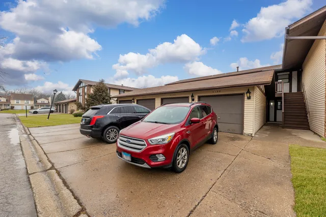 $120,000 | 4122 193rd Street, Unit 258, Country Club Hills, IL 60478