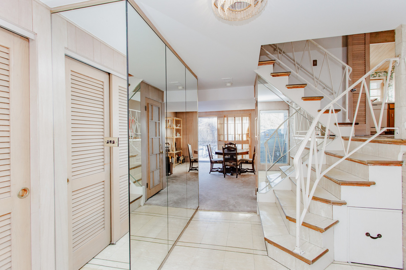 201 Valley View Drive Wilmette, IL 60091 - Photo 5 of 34