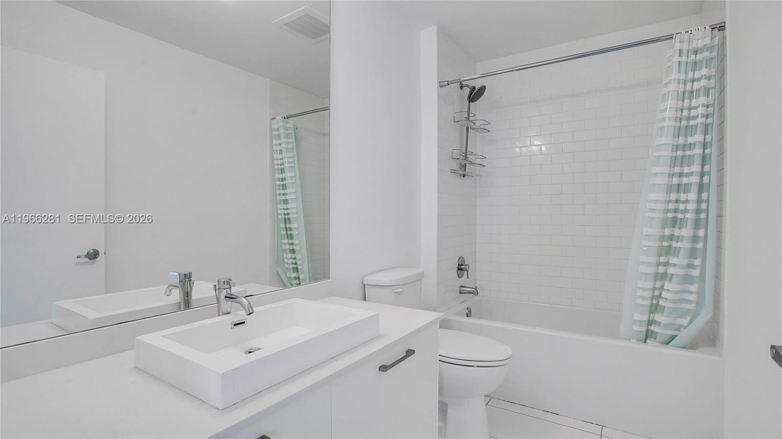151 Southeast 1st Street, Unit 2101 Miami, FL 33131 - Photo 16 of 23