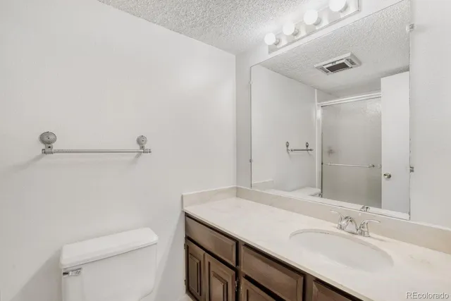 $2,400 | 2301 East Fremont Avenue, Unit X02, Centennial, CO 80122