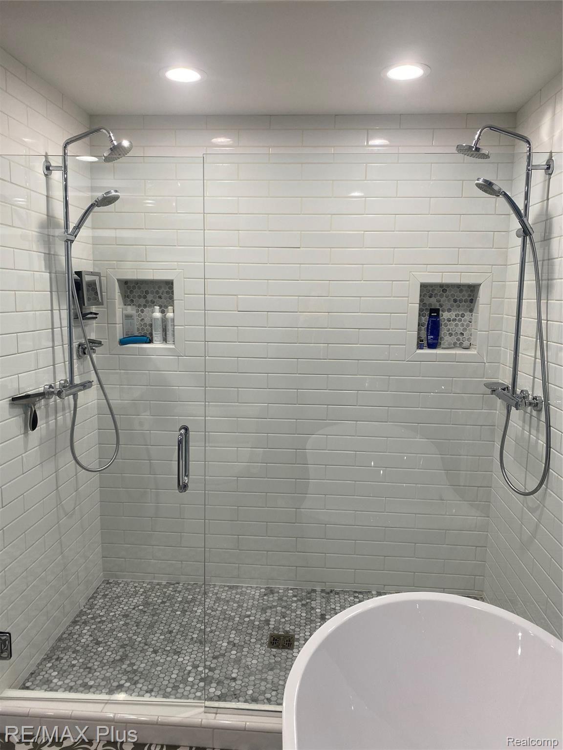 2337 King Road Lapeer, MI 48446 - Photo 26 of 80 19a master shower.jpg