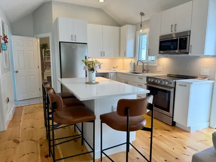 $924,900 | 6 Pleasant Avenue, Harwich Port, MA 02646