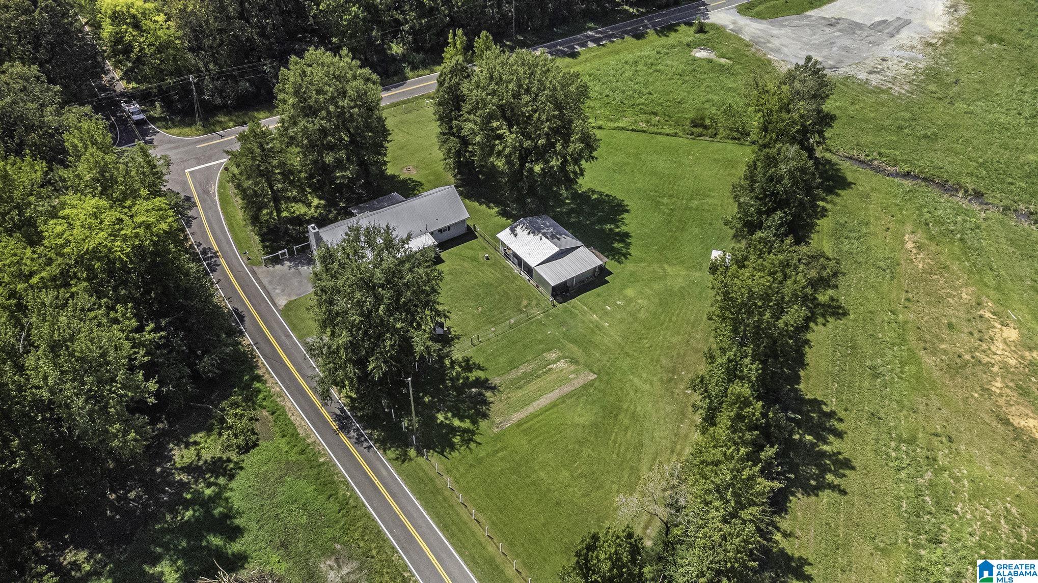 391 Huntwood Road Shelby, AL 35143 - Photo 4 of 36