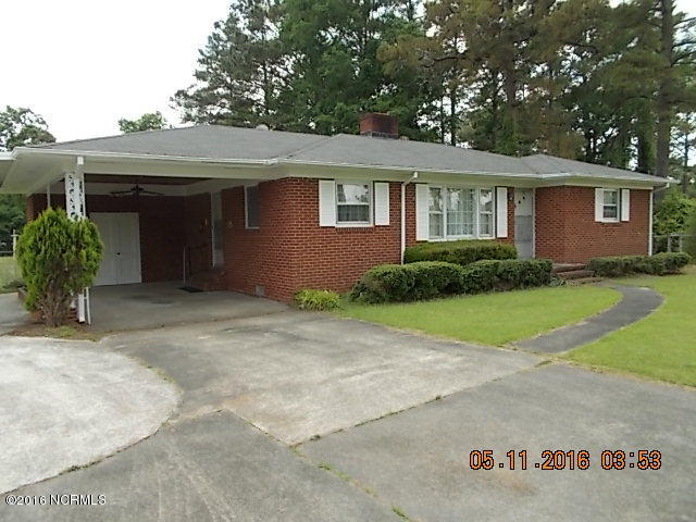1921 Pauls Path Road Kinston, NC 28504 - Photo 1 of 10 Front view. Note all the extra parking area.