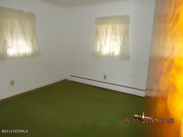 1921 Pauls Path Road Kinston, NC 28504 - Photo 6 of 10 008