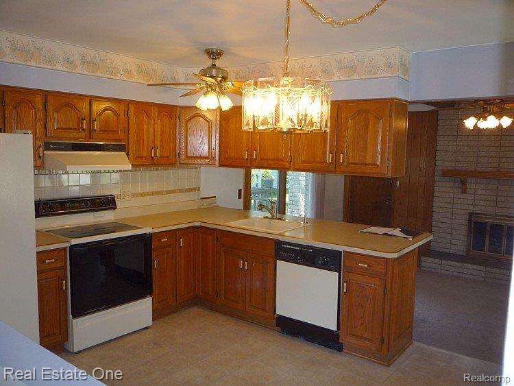14240 Cranbrook Road Sterling Heights, MI 48312 - Photo 10 of 16 Kitchen 1.jpg