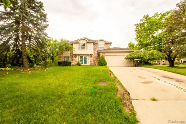 $3,100 | 23847 Greening Drive, Novi, MI 48375