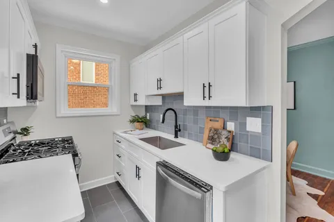 a close view of sink and tap