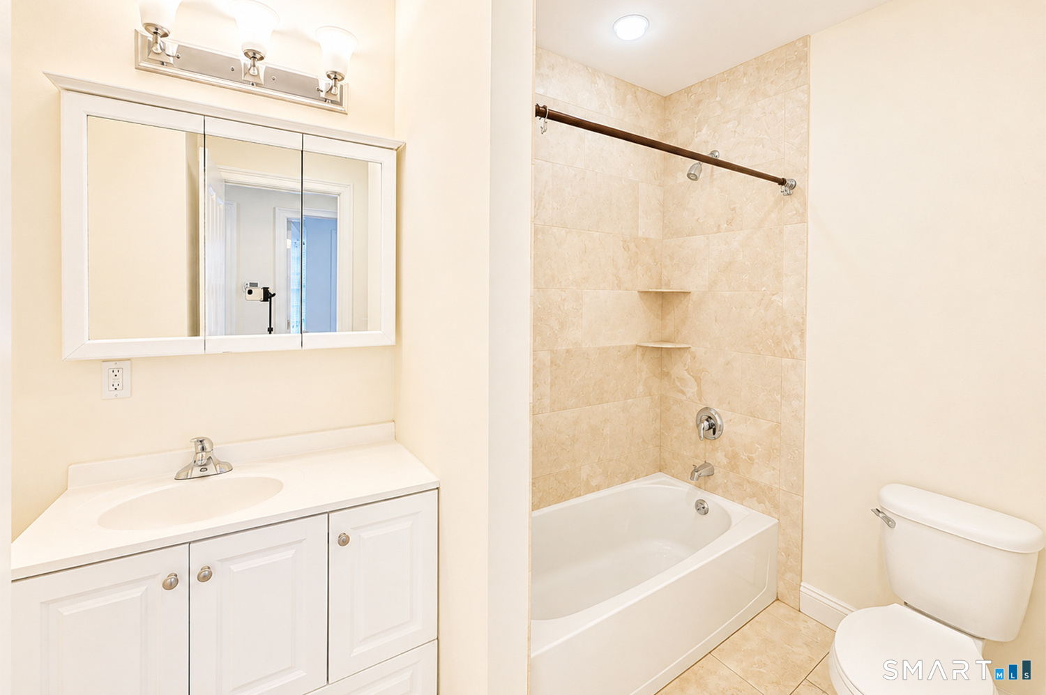 1015 Boston Post Road, Unit 202 Darien, CT 06820 - Photo 8 of 13 Gallery Image 8