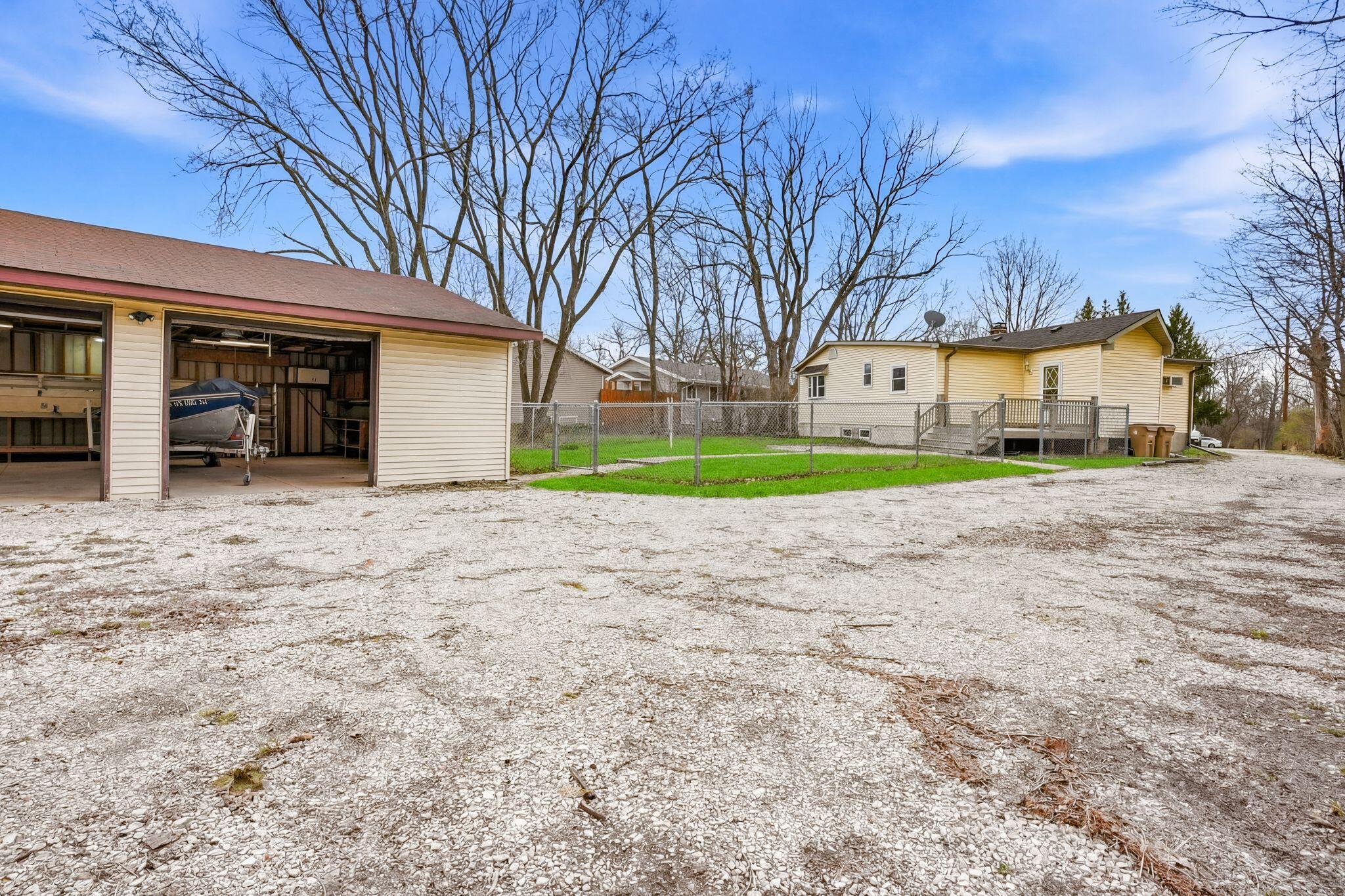 11108 82nd Street Pleasant Prairie, WI 53158 - Photo 26 of 35 Garage