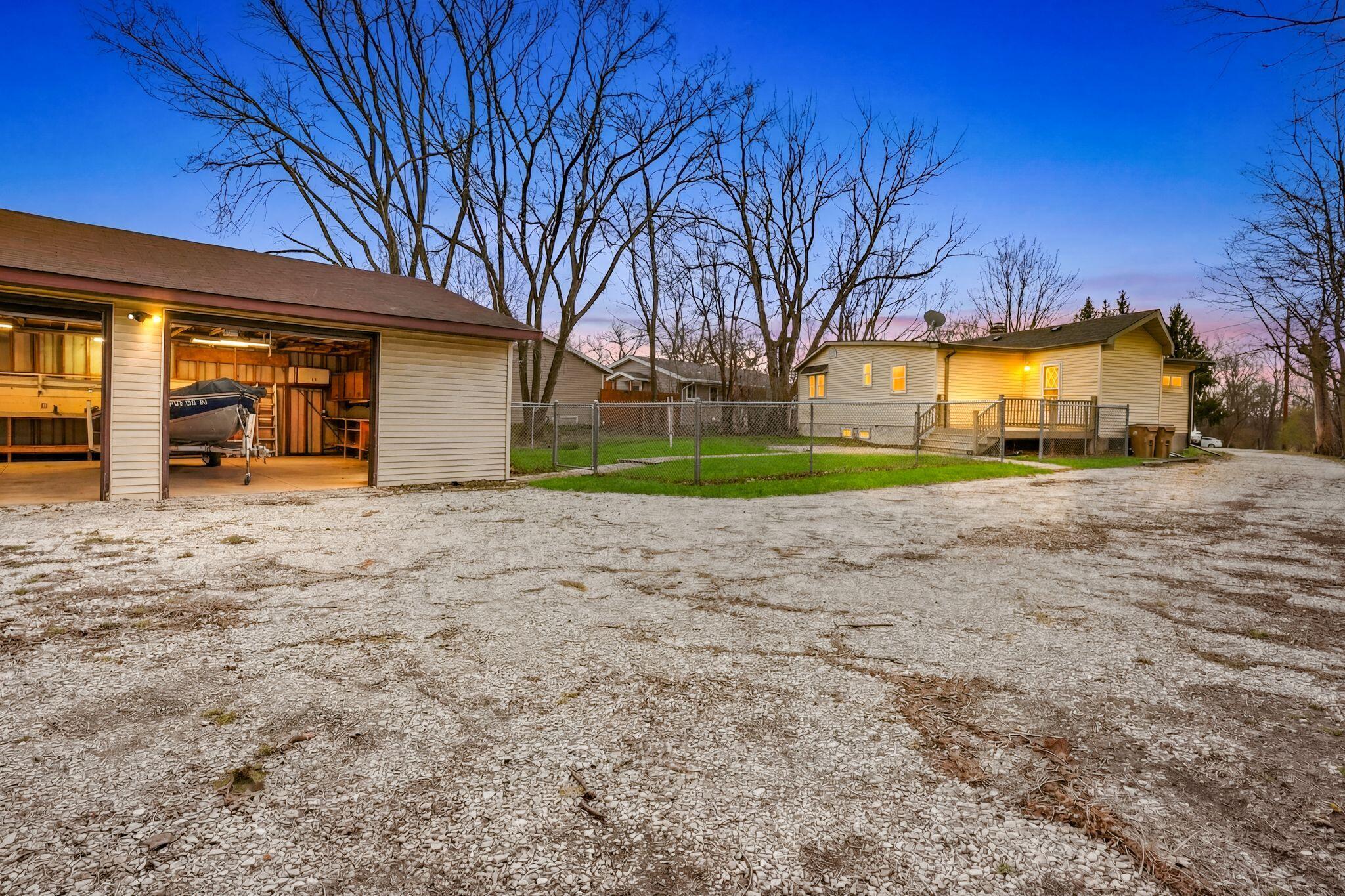 11108 82nd Street Pleasant Prairie, WI 53158 - Photo 27 of 35 Garage