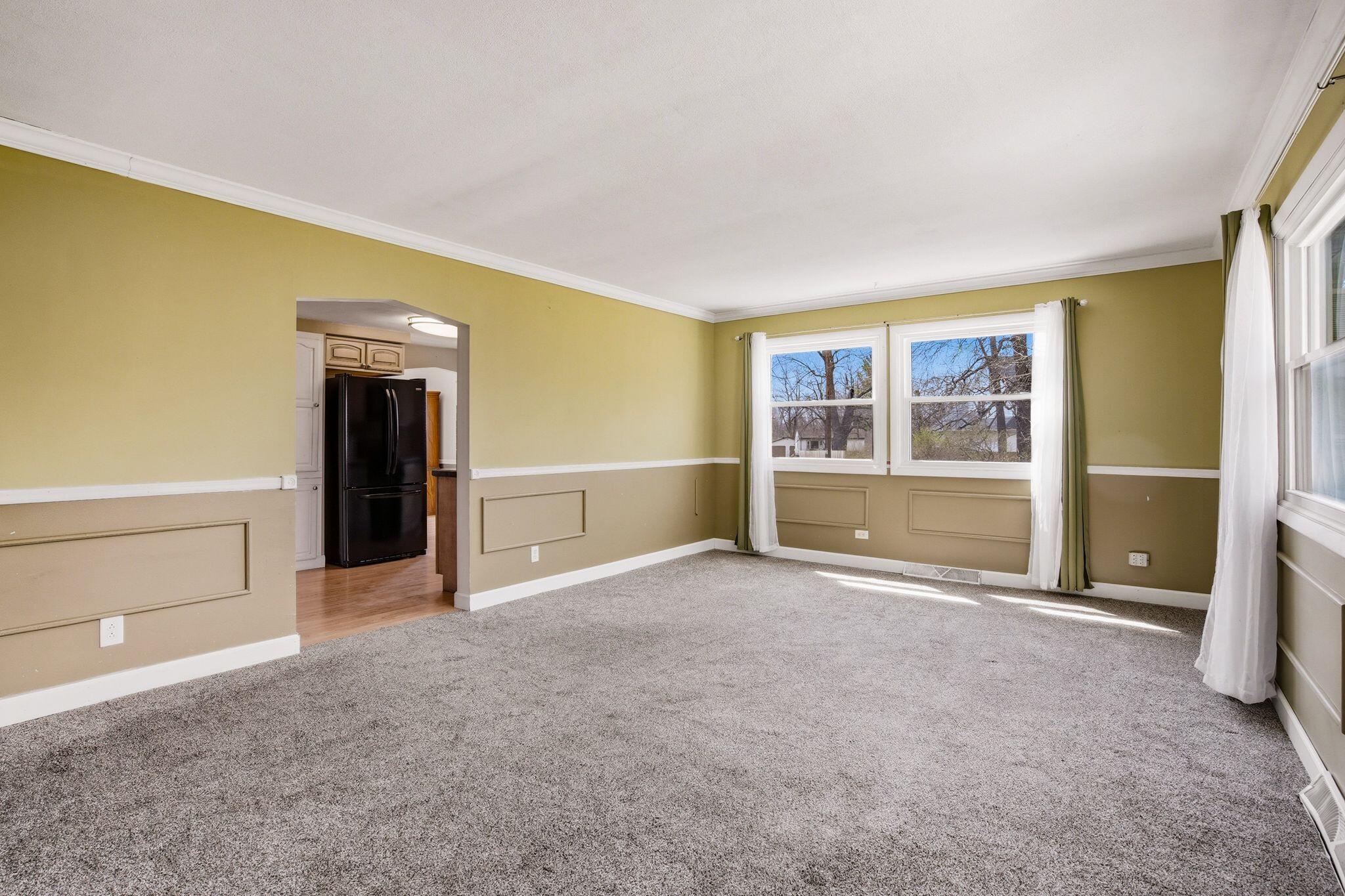 11108 82nd Street Pleasant Prairie, WI 53158 - Photo 4 of 35 Living Room