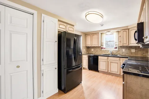 $249,900 | 11108 82nd Street, Pleasant Prairie, WI 53158