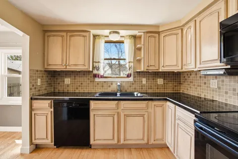 $249,900 | 11108 82nd Street, Pleasant Prairie, WI 53158