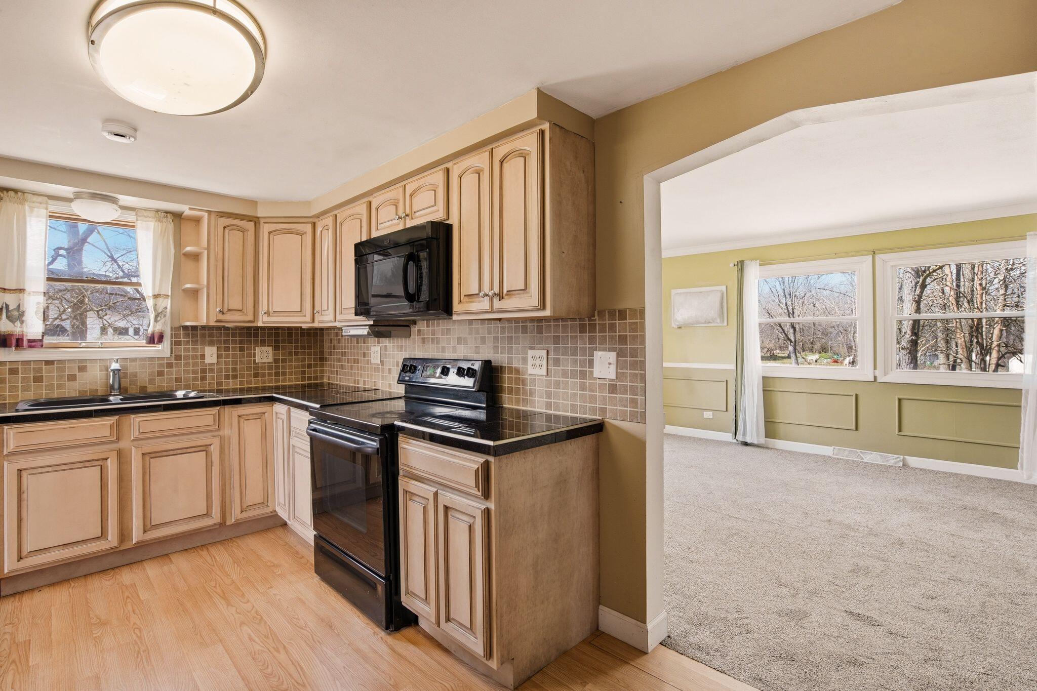 11108 82nd Street Pleasant Prairie, WI 53158 - Photo 7 of 35 Kitchen