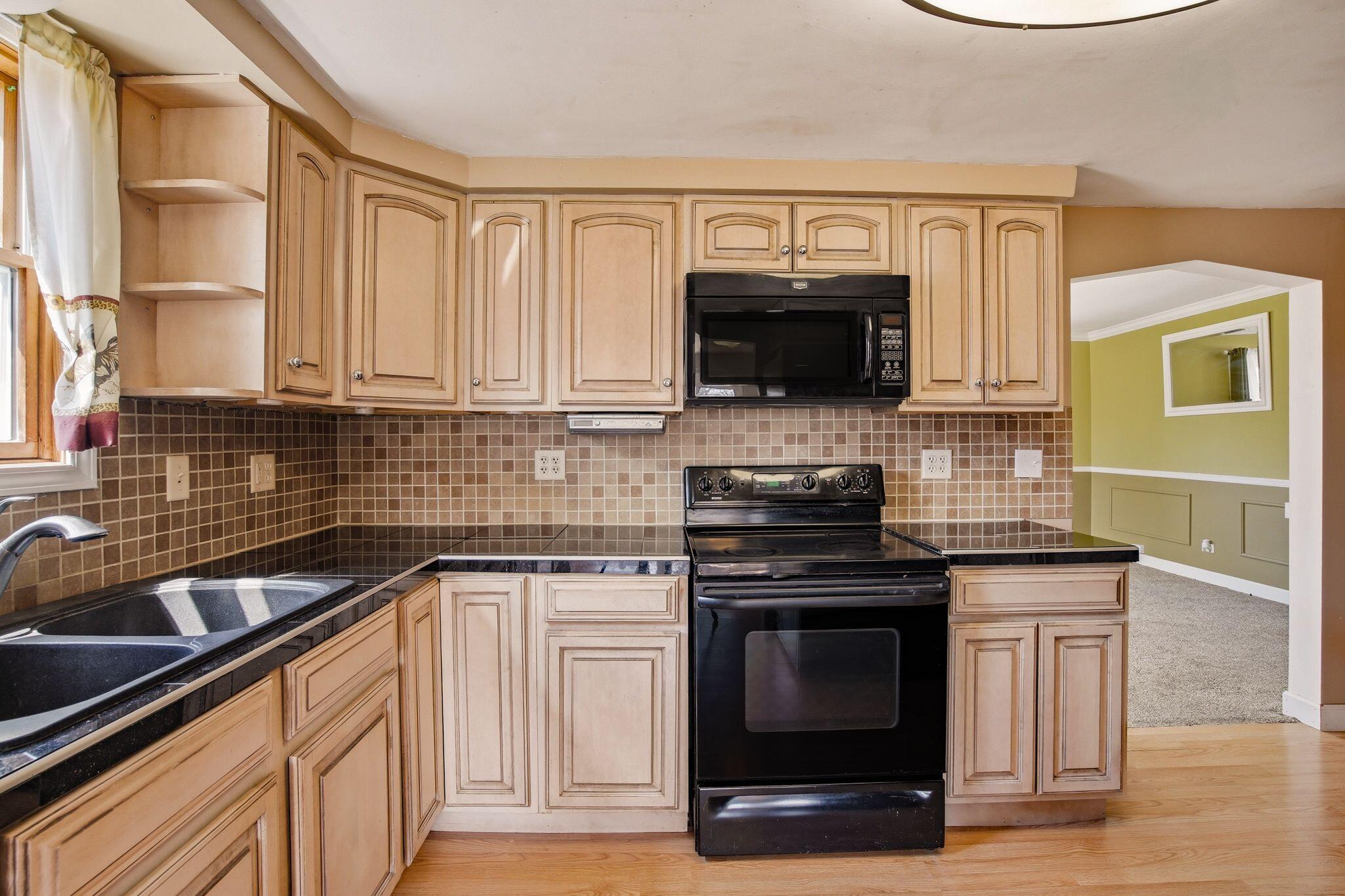 11108 82nd Street Pleasant Prairie, WI 53158 - Photo 8 of 35 Kitchen