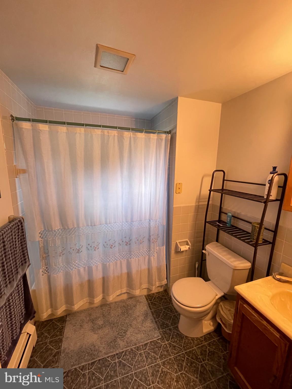 415 Unity Terrace Rutledge, PA 19070 - Photo 15 of 25 2nd floor bathroom