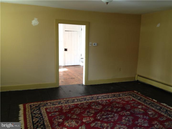 155 Warwick Road Elverson, PA 19520 - Photo 7 of 20 Living Room