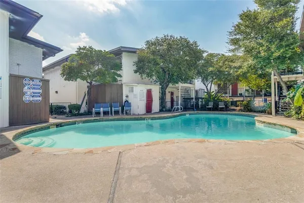$850 | 2627 Douglas Avenue, Unit 205, Dallas, TX 75219