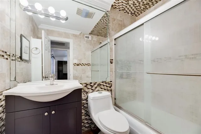 $1,000 | 2627 Douglas Avenue, Unit 205, Dallas, TX 75219