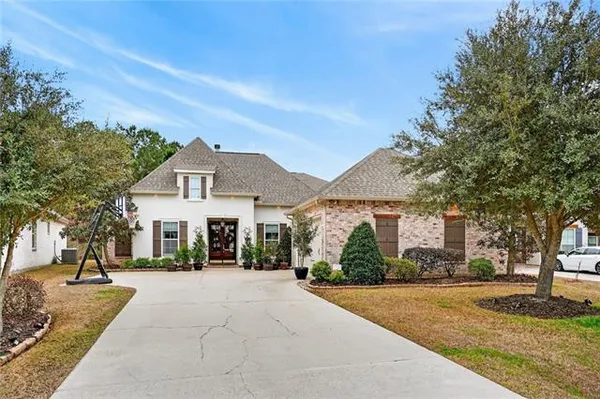 $475,000 | 1121 Cypress Crossing Drive, Madisonville, LA 70447