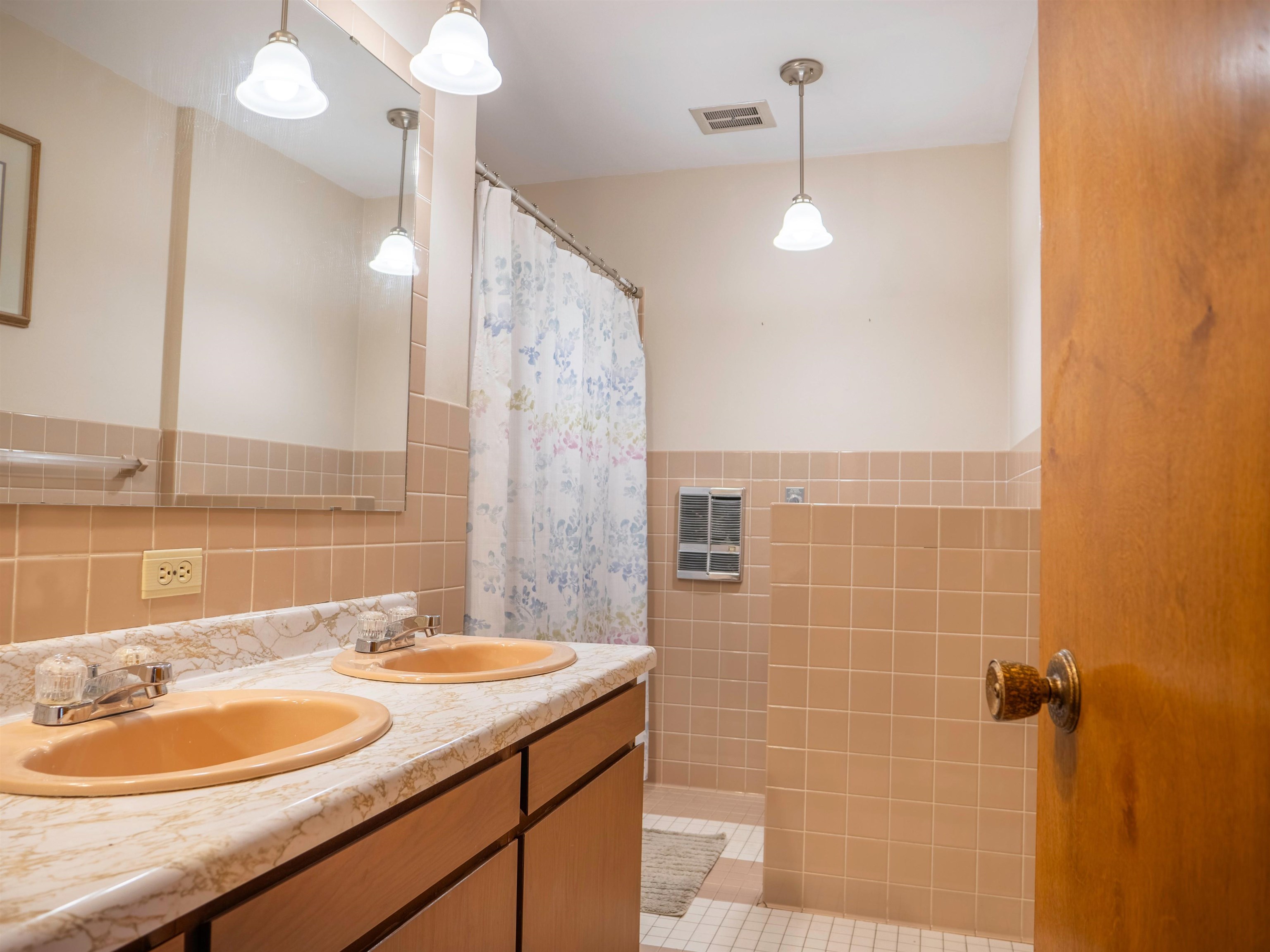 309 Division Street North Stevens Point, WI 54481 - Photo 12 of 22