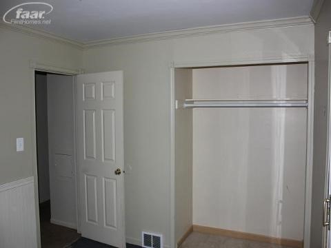1135 Parallel Street Fenton, MI 48430 - Photo 9 of 30 20153245-8.JPG