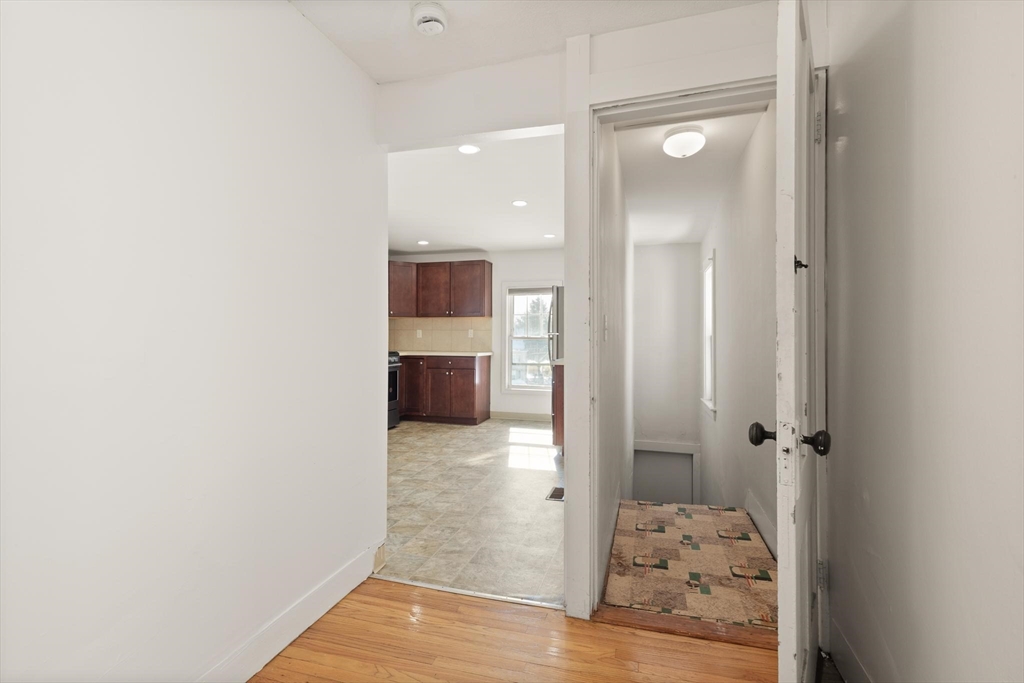 22 Scott Street Woburn, MA 01801 - Photo 12 of 29