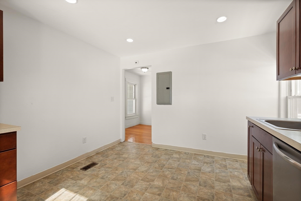 22 Scott Street Woburn, MA 01801 - Photo 13 of 29