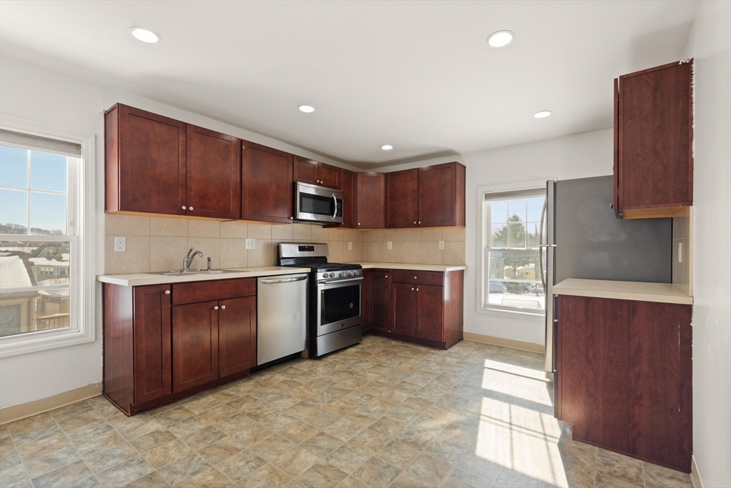 22 Scott Street Woburn, MA 01801 - Photo 7 of 29
