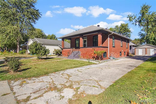 $250,000 | 2821 Edwards Street, Granite City, IL 62040