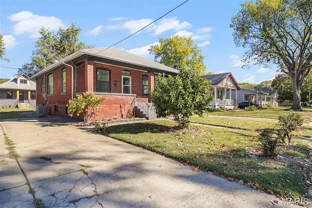 $250,000 | 2821 Edwards Street, Granite City, IL 62040