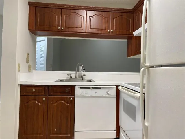 $1,950 | 1027 Coral Club Drive, Unit 1027, Coral Springs, FL 33071