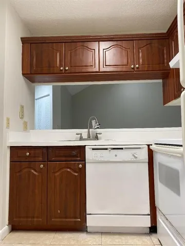 $1,950 | 1027 Coral Club Drive, Unit 1027, Coral Springs, FL 33071