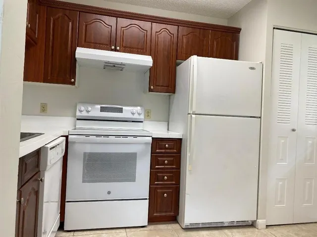 $1,950 | 1027 Coral Club Drive, Unit 1027, Coral Springs, FL 33071