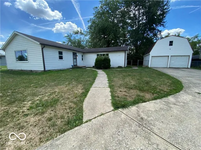 $1,600 | 7307 West Henry Street, Indianapolis, IN 46231