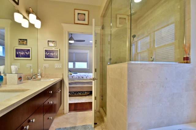 1041 West Grace Street, Unit 2 Chicago, IL 60613 - Photo 11 of 17