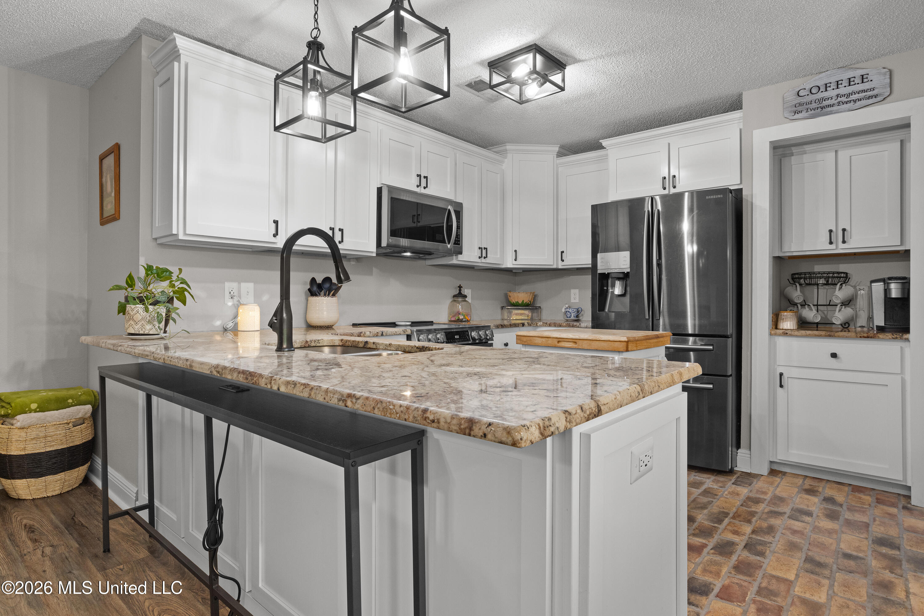 18114 Bert Dedeaux Road Saucier, MS 39574 - Photo 5 of 36 00010