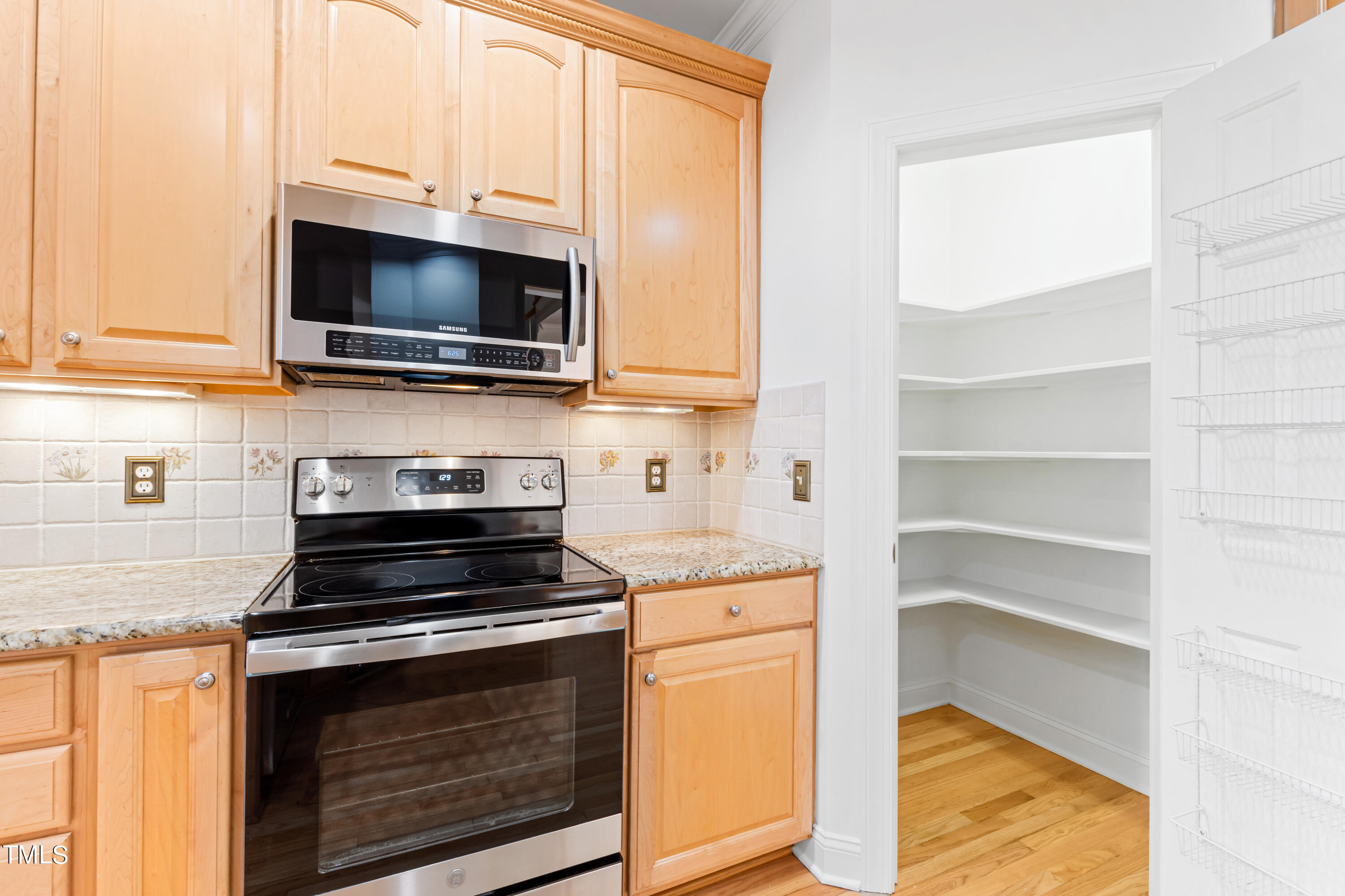 7412 Fontana Ridge Lane Raleigh, NC 27613 - Photo 15 of 52 Kitchen