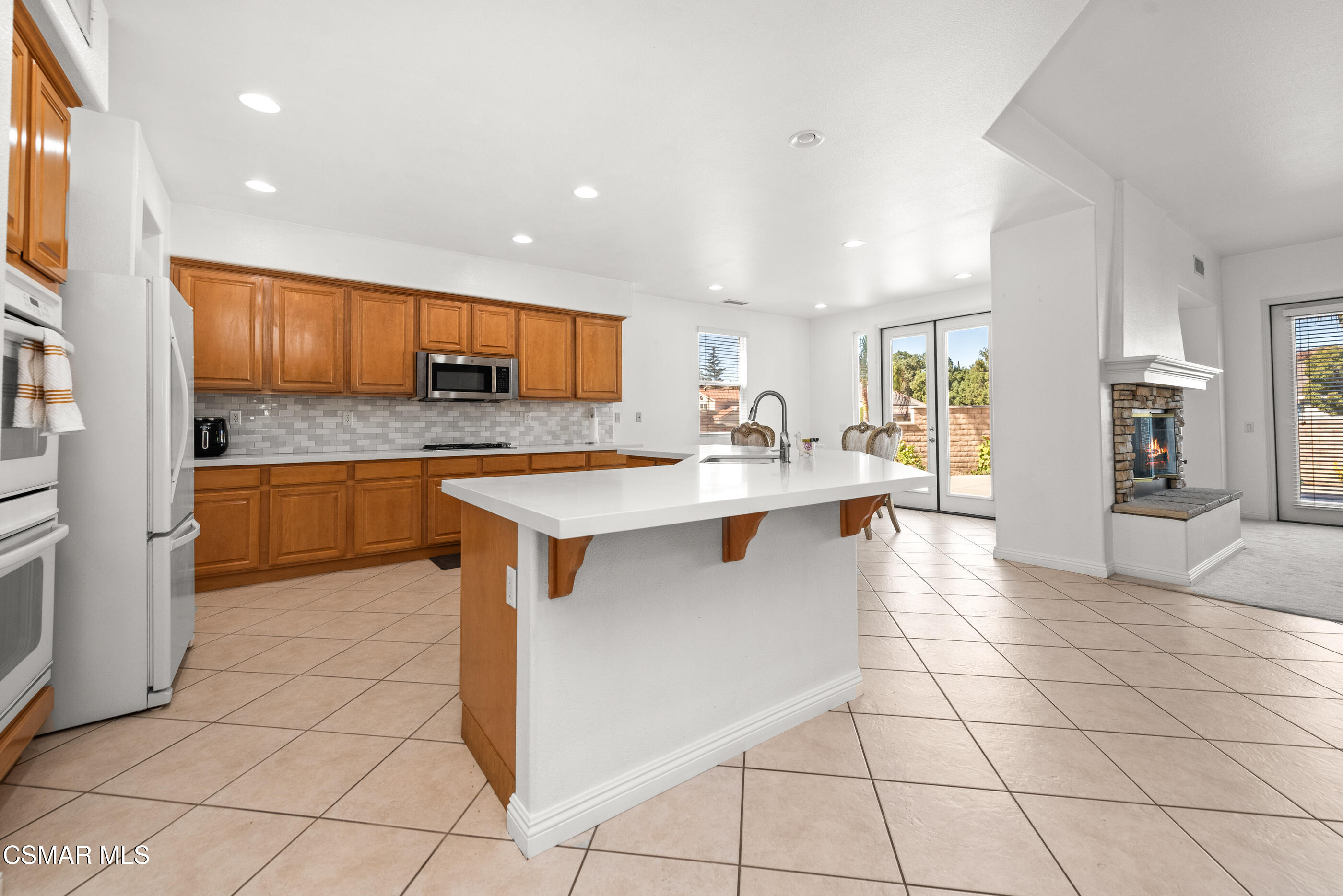 5953 Piuma Court Simi Valley, CA 93063 - Photo 18 of 90 Kitchen