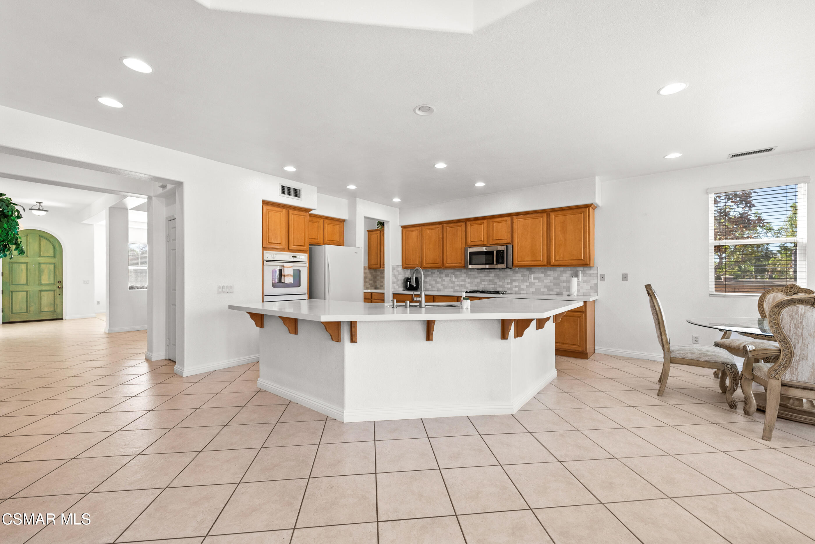 5953 Piuma Court Simi Valley, CA 93063 - Photo 19 of 90 Kitchen