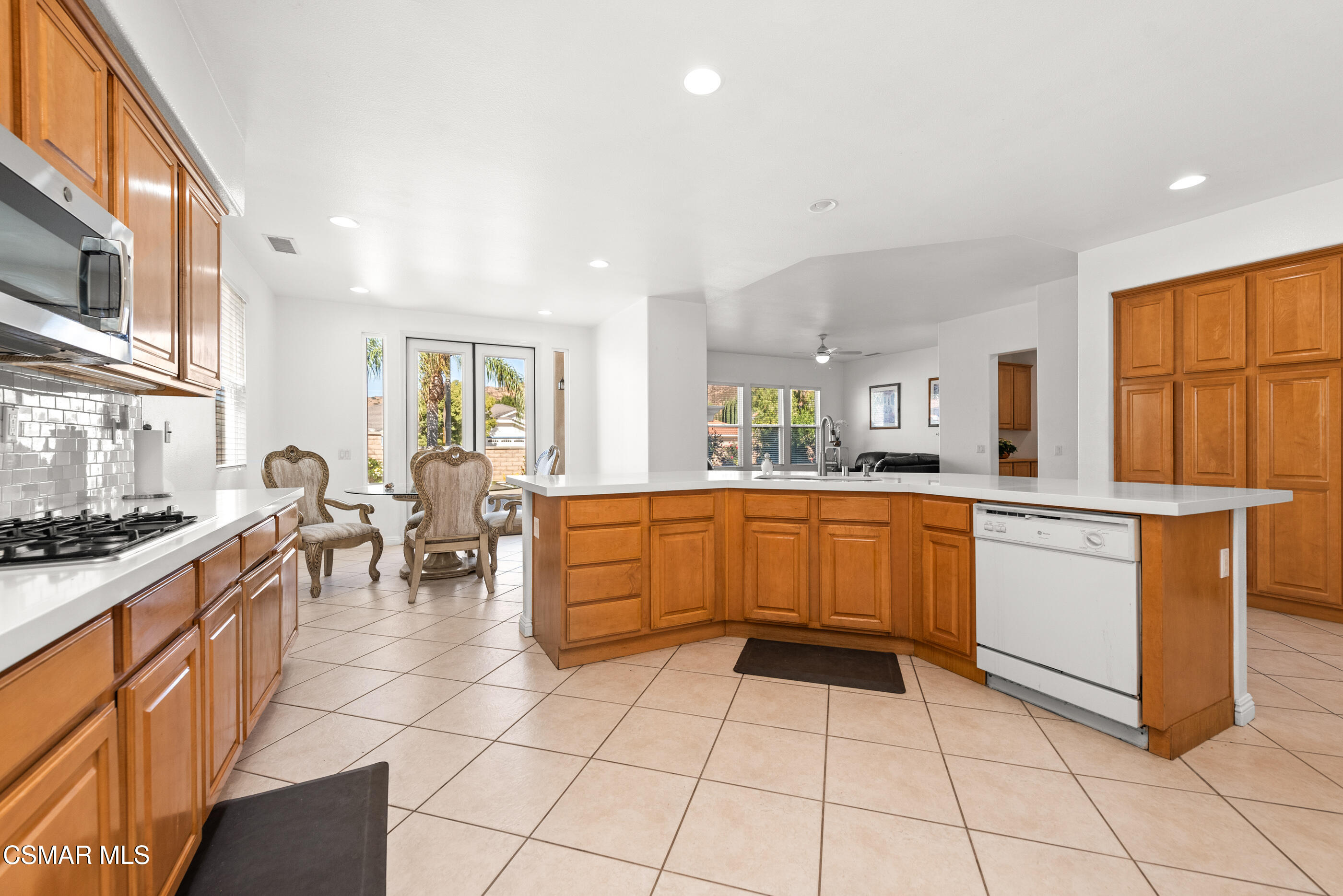 5953 Piuma Court Simi Valley, CA 93063 - Photo 21 of 90 Kitchen