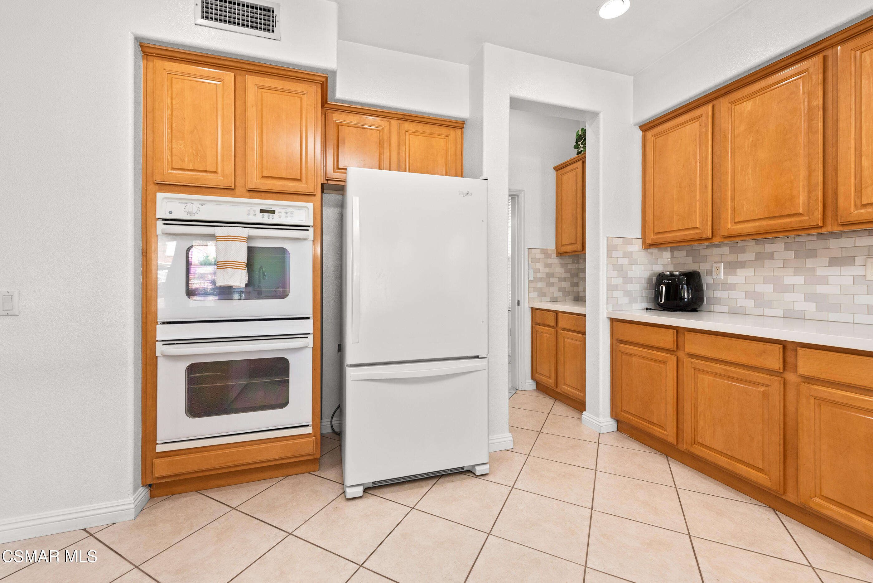 5953 Piuma Court Simi Valley, CA 93063 - Photo 23 of 90 Kitchen