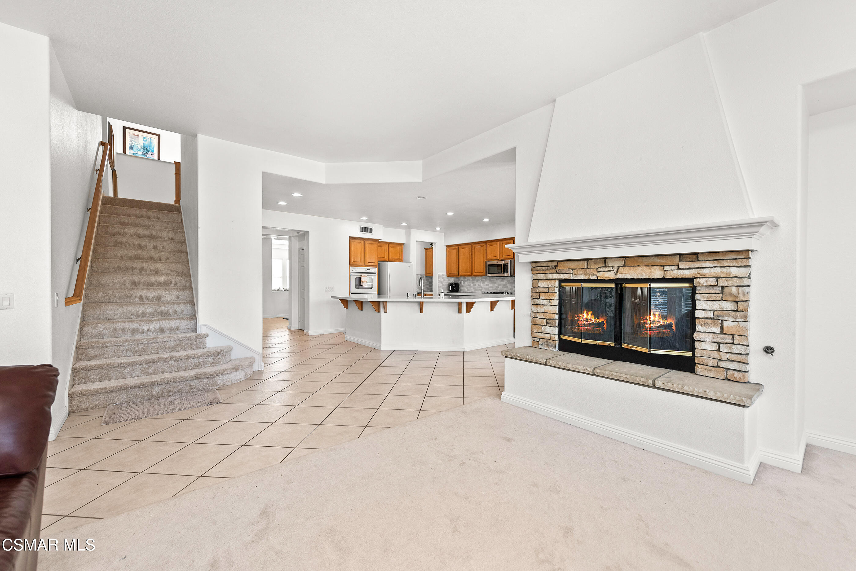5953 Piuma Court Simi Valley, CA 93063 - Photo 29 of 90 Stairway